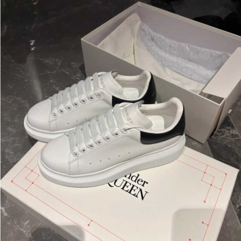 Alexander McQueen White Sneakers with Black Heel - Picture 2 of 6